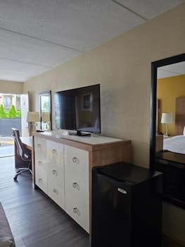 Premium Single Room, 1 King Bed, Non Smoking, Ensuite