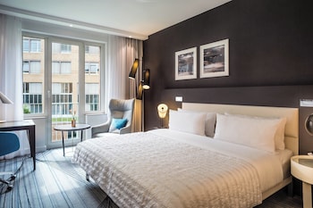Deluxe Room, 1 King Bed