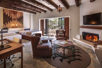 Casita - Room with 2 Double Beds - Mobility and Hearing Accessible