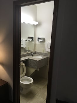 Suite, 3 Queen Beds, Smoking