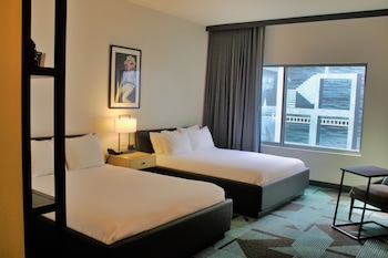 Studio, 2 Queen Beds, Tower