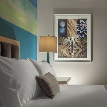 Grand Room, 1 King Bed (Deluxe)