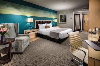 Grand Room, 1 King Bed (Deluxe)