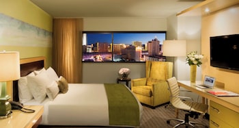 Grand Room, 1 King Bed (Deluxe)