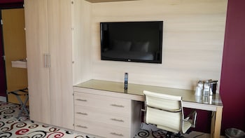 Grand Studio, 1 King Bed