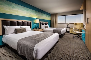 Grand Room, 2 Queen Beds (Deluxe)