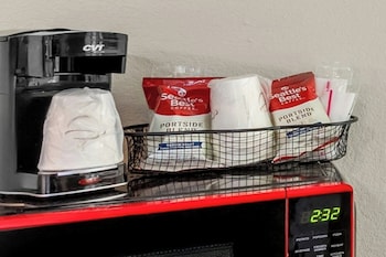 Premium Room, 1 King Bed (Upgraded Bedding & Snack, Smoke Free)