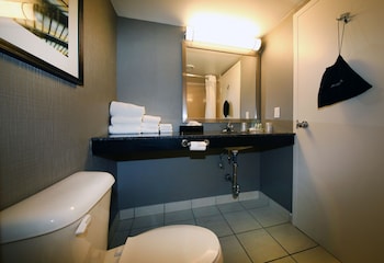 Standard Room, 2 Queen Beds, City View