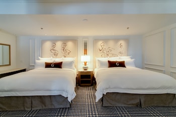Signature Suite, Multiple Beds