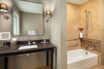 Superior Room, 1 King Bed