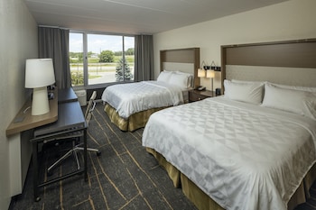 Standard Room, 2 Queen Beds, Refrigerator