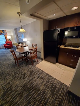 Suite, 1 King Bed, Non Smoking, Kitchen (Extended Stay)