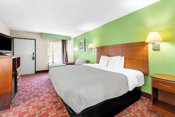 Room, 1 King Bed, Smoking