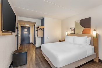 Room, 1 Queen Bed, Accessible, Bathtub (Mobility)