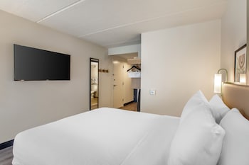 Room, 1 Queen Bed, Accessible (Hearing)
