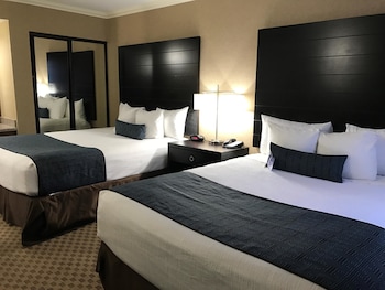 Suite, 2 Queen Beds, Non Smoking, Kitchenette