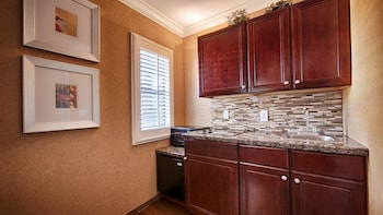 Suite, 2 Queen Beds, Non Smoking, Kitchenette