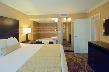 Standard Room, 1 King Bed, Non Smoking, Microwave