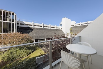 Standard Room, 1 King Bed, Balcony