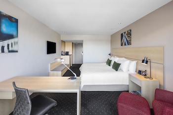 Standard Room, 1 King Bed, Balcony