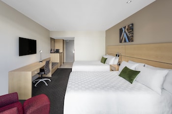 Standard Room, 2 Queen Beds, Balcony, Mountain View