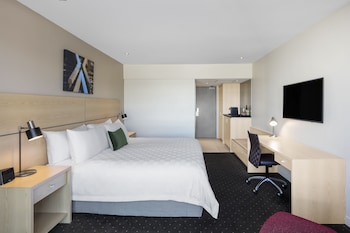 Standard Room, 1 King Bed, Balcony
