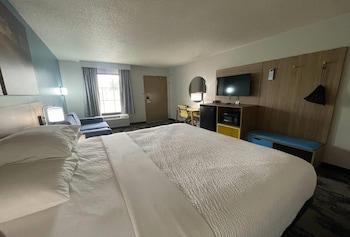 Standard Room, 1 King Bed, Smoking