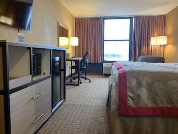 Room, 1 King Bed, Non Smoking (Interior Corridor)
