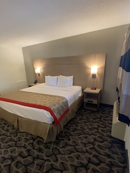 Room, 1 King Bed, Non Smoking (Exterior Corridor)
