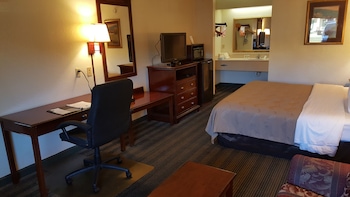 Standard Room, 1 King Bed, Non Smoking