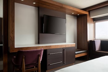 Room, 2 Queen Beds (Mobility Accessible, Roll-in Shower)