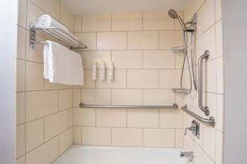 Room, 2 Queen Beds (Mobility Accessible, Tub)