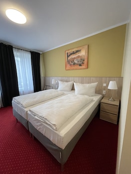 Economy Triple Room