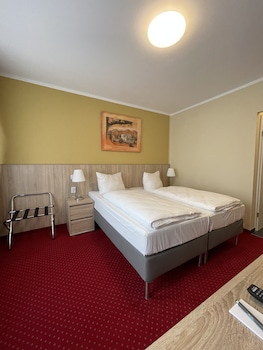 Economy Triple Room