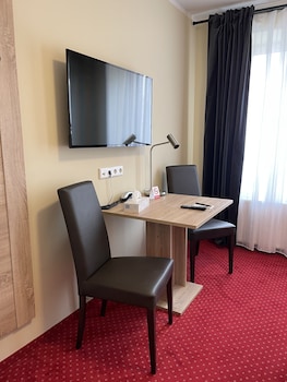Economy Triple Room