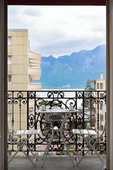 Superior Room with Balcony and Lake View
