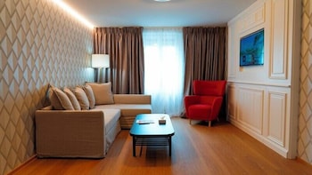 Royal Suite Lake View