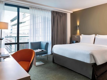 Classic Room, 1 King Bed, Balcony, Garden View