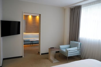 Junior Family Suite, 1 King Bed with 1 Double Sofa Bed