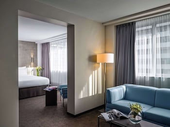 Junior Suite, 1 King Bed with Sofa bed