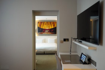 Junior Family Suite, 1 King Bed with 1 Double Sofa Bed