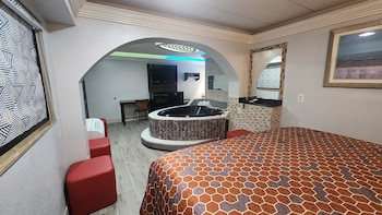 Suite, 1 King Bed, Non Smoking, Jetted Tub