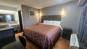 Room, 1 King Bed, Smoking (Refrigerator & Microwave)
