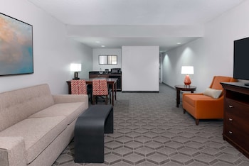 Suite, 1 King Bed, Accessible, Non Smoking