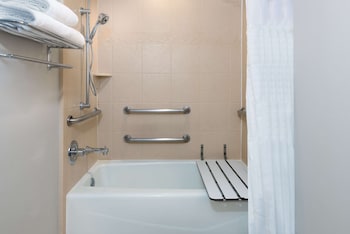 Suite, 1 King Bed, Accessible, Non Smoking