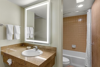 Standard Room, 2 Queen Beds, Non Smoking, Refrigerator (Pet Friendly)