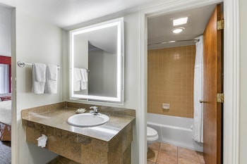 Standard Room, 2 Queen Beds, Non Smoking, Refrigerator