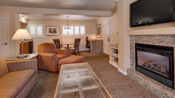 Suite, Multiple Beds, Non Smoking, Fireplace (with Sofabed)