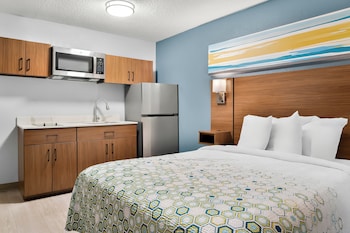 Studio, 1 Queen Bed, Mobility Accessible, Non Smoking