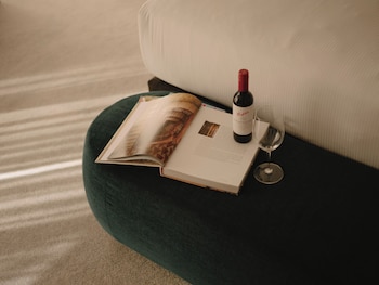 King Premier Suite w/ Lounge Access
